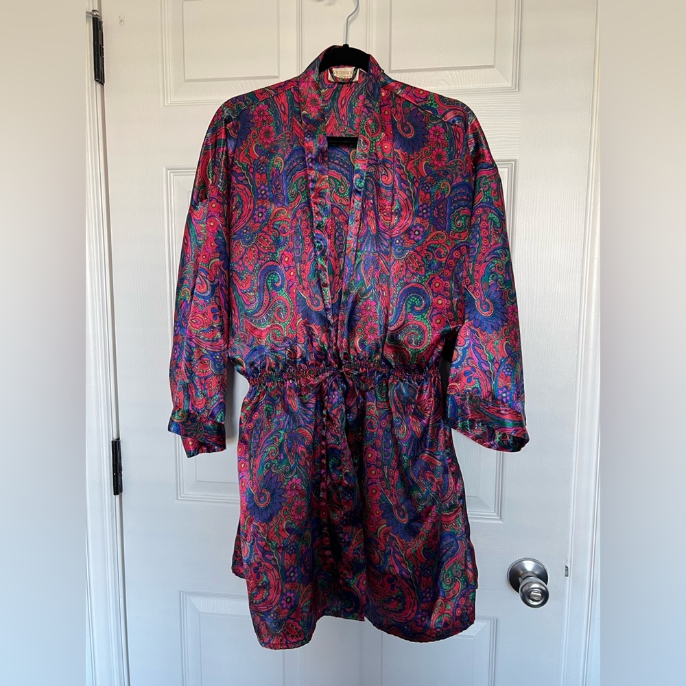 Vintage Petite small Gold label Victoria’s Secret sexy robe.  Rich jewel tones.